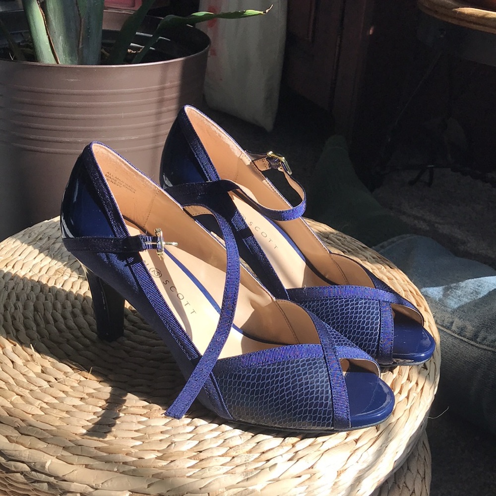 Karen Scott Navy Peep Toe Pumps